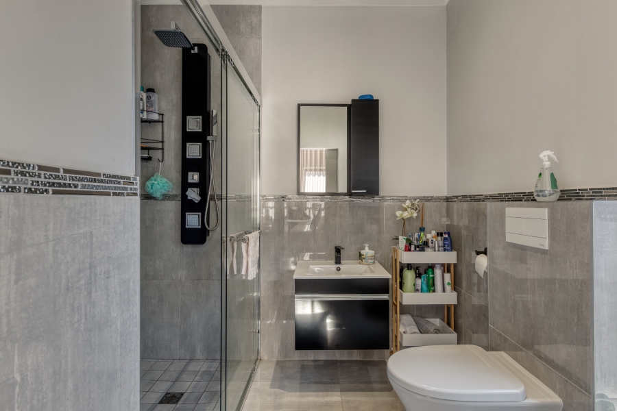3 Bedroom Property for Sale in Aan de Wijnlanden Western Cape
